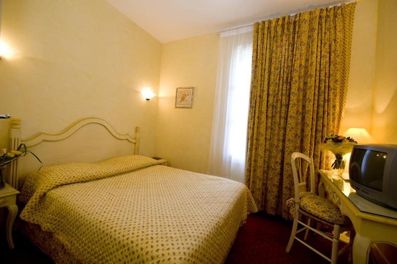 Fréjus Hotel And Restaurant L Arena מראה חיצוני תמונה